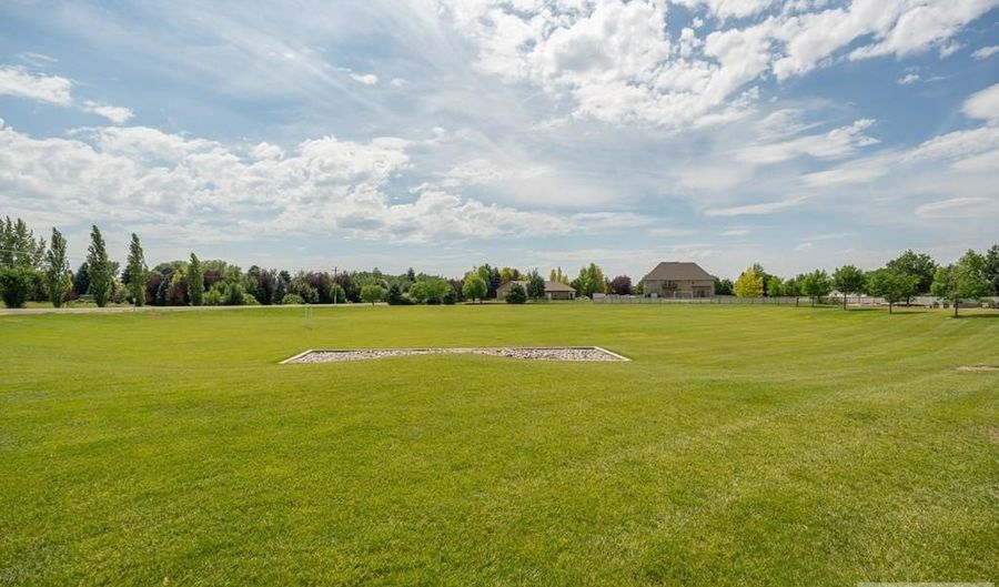 1955 S Sage Hen Ln, Ammon, ID 83406 - 5 Beds, 4 Bath