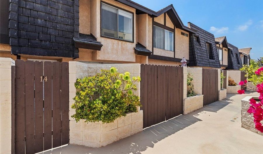5461 Newcastle Ave 14, Encino, CA 91316 - 2 Beds, 3 Bath