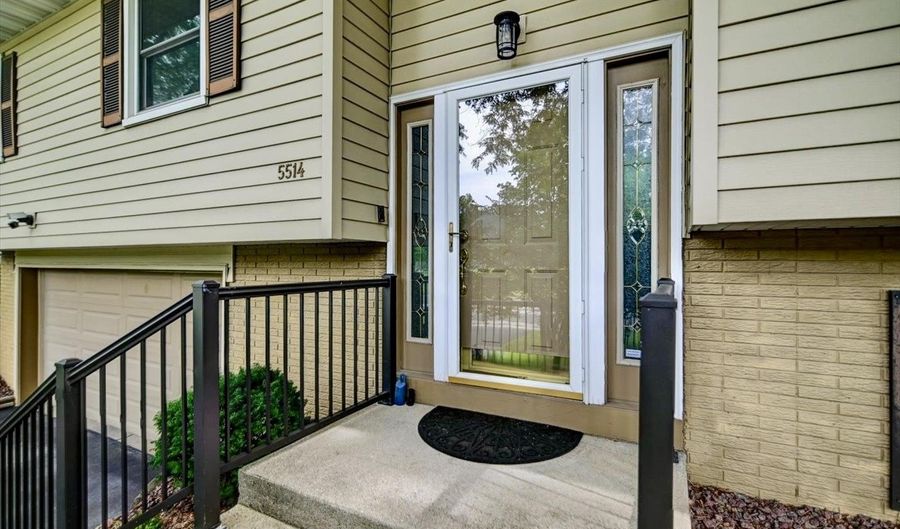 5514 Meadowood Dr, Fitchburg, WI 53711 - 3 Beds, 3 Bath