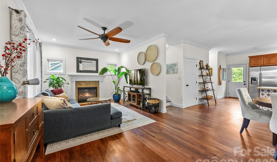 118 Houston St, Asheville, NC 28801 - 3 Beds, 4 Bath
