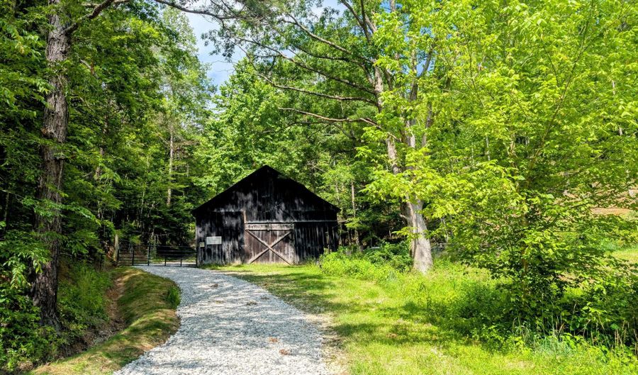 430 Smith Rd, Annville, KY 40402 - 3 Beds, 1 Bath