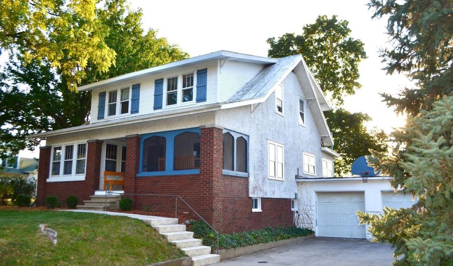 825 N Indiana Ave, Auburn, IN 46706 - 4 Beds, 2 Bath