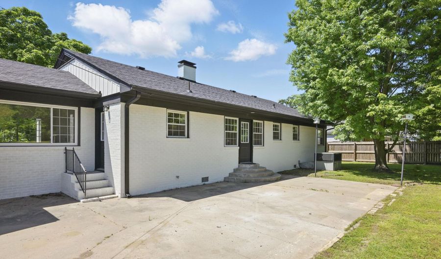 540 E 4th St, Baxter Springs, KS 66713 - 3 Beds, 2 Bath