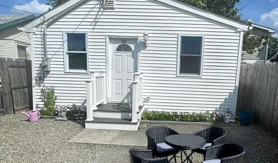 1239 Oakwood Rd Rear, Belmar, NJ 07719 - 2 Beds, 1 Bath