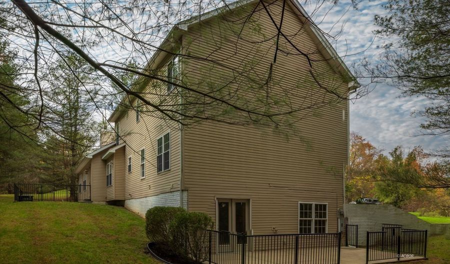 8850 Lavelle Rd, Athens, OH 45701 - 5 Beds, 4 Bath