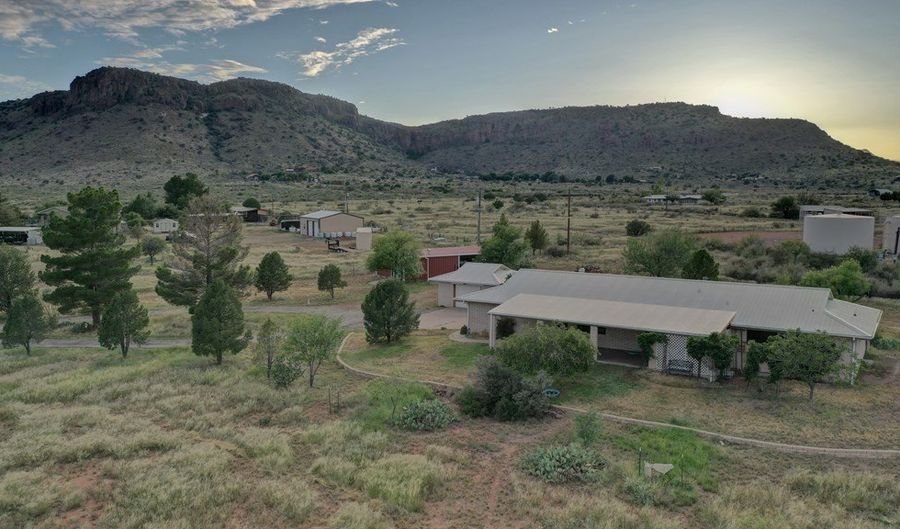 105 Canyon Dr, Alpine, TX 79830 - 3 Beds, 3 Bath