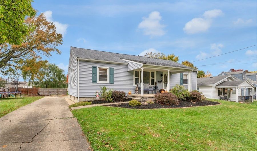 42 N Navarre Ave, Austintown, OH 44515 - 3 Beds, 2 Bath