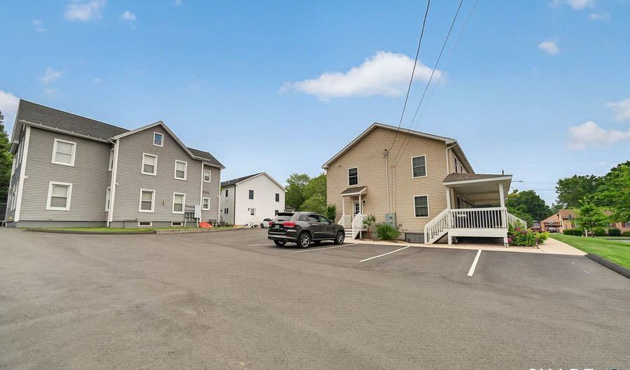 33 W End Ave B, Branford, CT 06405 - 2 Beds, 2 Bath