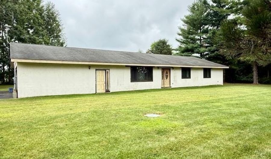 7428 Hough Rd, Almont, MI 48003 - 3 Beds, 3 Bath