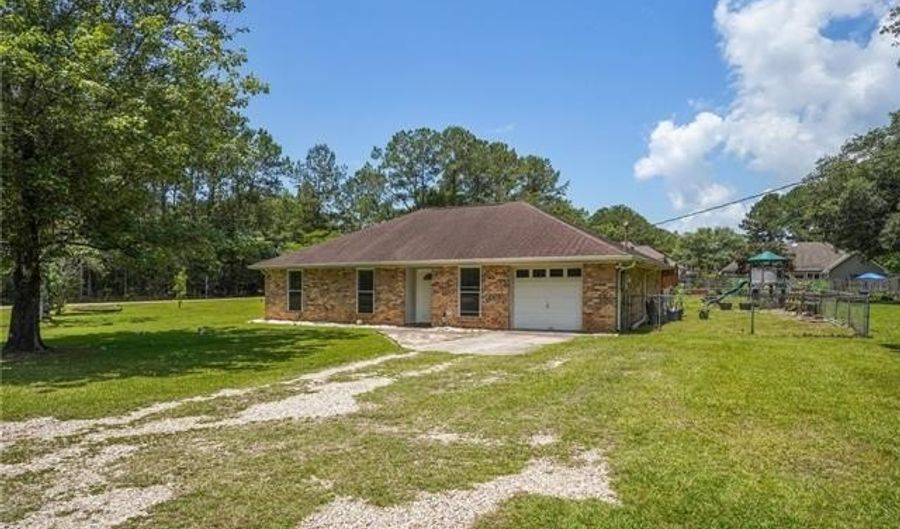 70247 FUCHSIA St, Abita Springs, LA 70420 - 3 Beds, 2 Bath