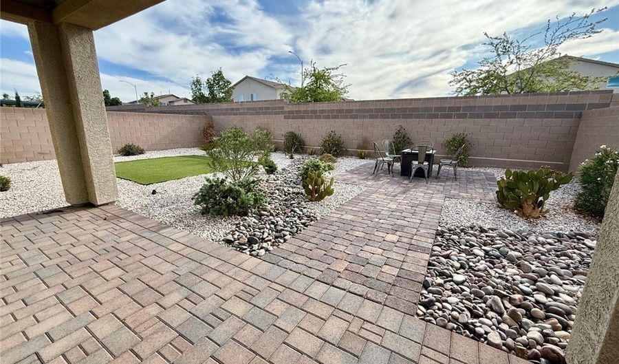 9815 Berkley Brook Ct, Las Vegas, NV 89141 - 4 Beds, 4 Bath