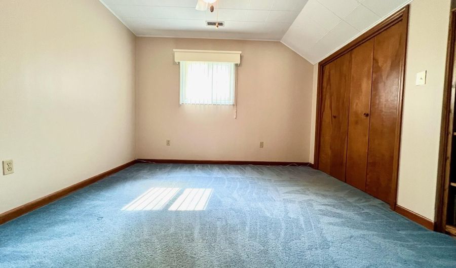 1405 19th St, Bedford, IN 47421 - 4 Beds, 3 Bath