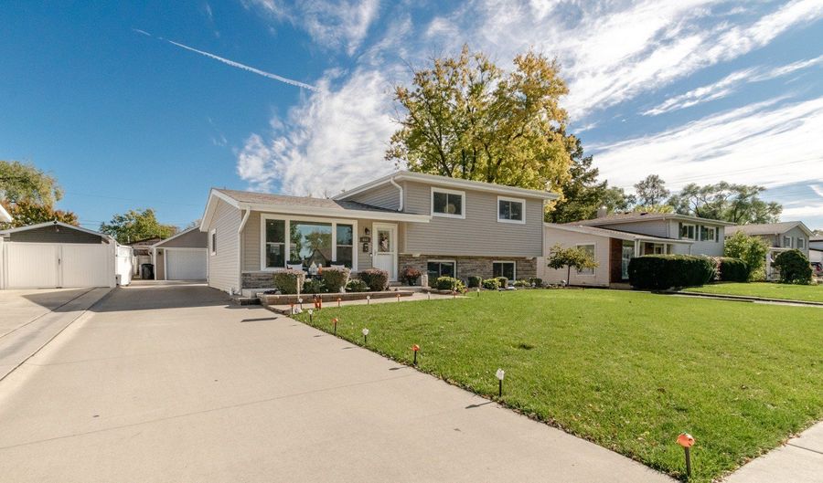 441 S Yale Ave, Addison, IL 60101 - 3 Beds, 2 Bath