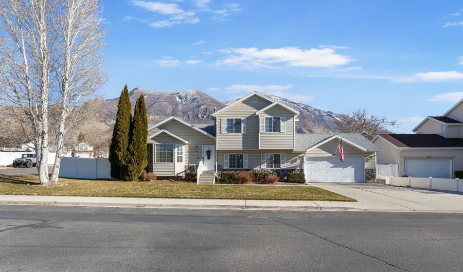 9976 N OAK Rd W, Cedar Hills, UT 84062 - 5 Beds, 3 Bath