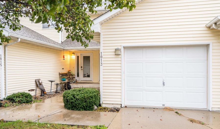 1013 10th Ave, Altoona, IA 50009 - 3 Beds, 3 Bath