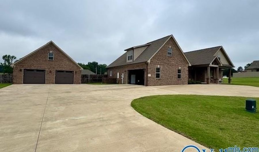 29831 Triple J Dr, Ardmore, AL 35739 - 5 Beds, 3 Bath