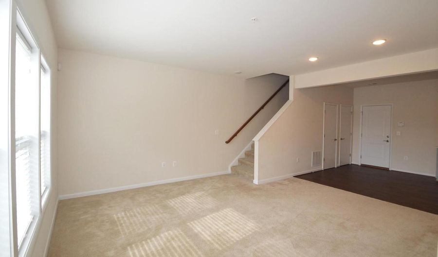 20508 MILBRIDGE Ter, Ashburn, VA 20147 - 3 Beds, 2 Bath