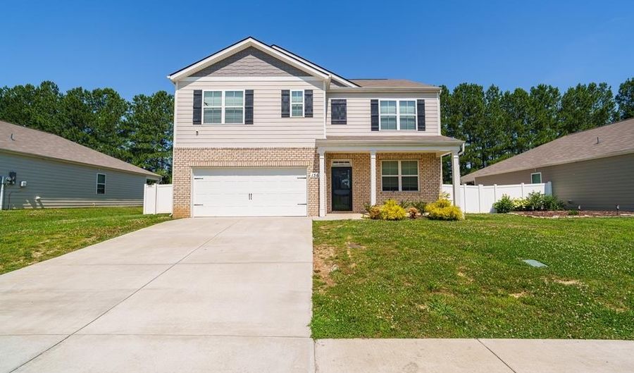 156 Nunally Dr, Baxter, TN 38544 - 5 Beds, 3 Bath