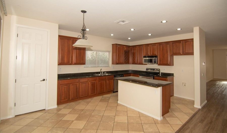 605 N 111TH Dr, Avondale, AZ 85323 - 4 Beds, 2 Bath