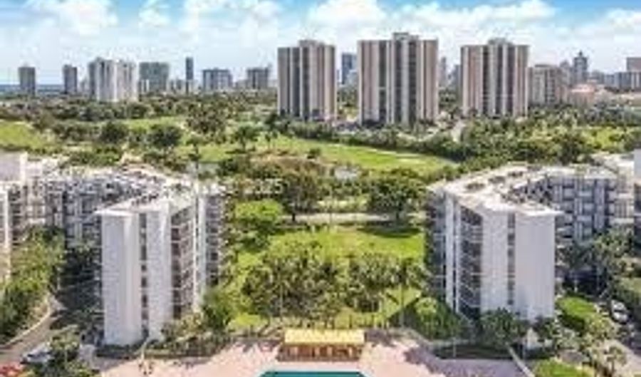 20500 W Country Club Dr 308, Aventura, FL 33180 - 2 Beds, 2 Bath