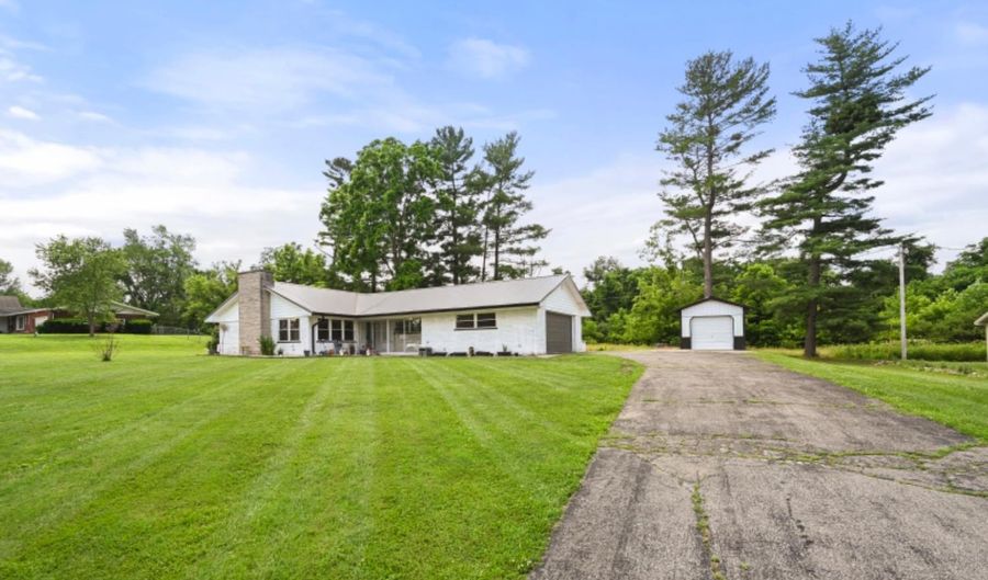 10463 Hueseman Rd, Aurora, IN 47001 - 4 Beds, 2 Bath