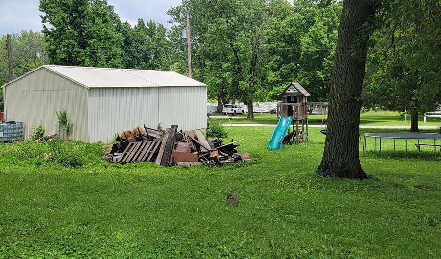 103 Harvey St, Armstrong, MO 65230 - 3 Beds, 1 Bath