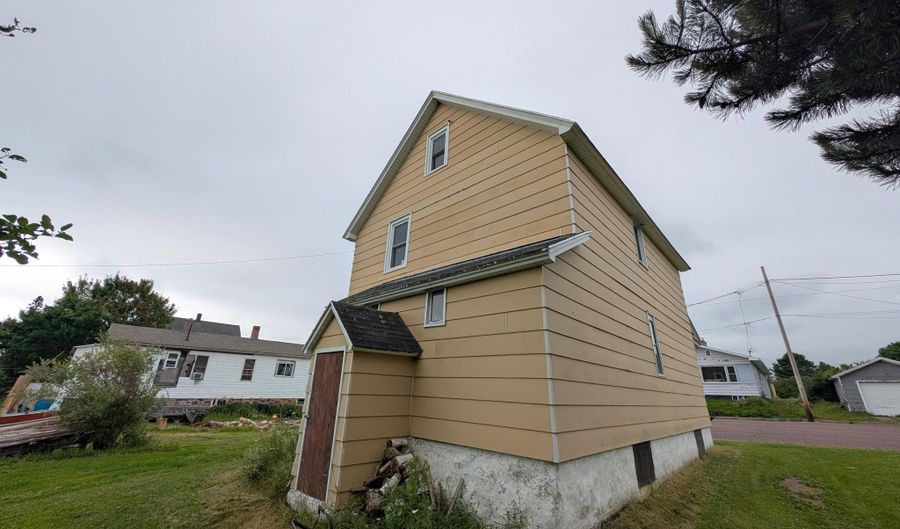 45 Senter St, Allouez, MI 49805 - 4 Beds, 1 Bath