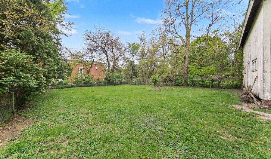 1011 W Maumee St, Adrian, MI 49221 - 5 Beds, 2 Bath