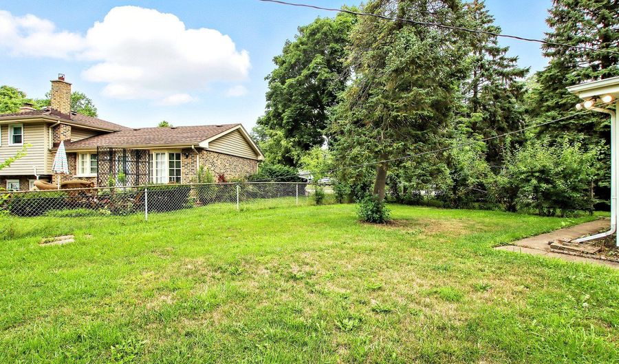 506 E Valley Ln, Arlington Heights, IL 60004 - 3 Beds, 2 Bath