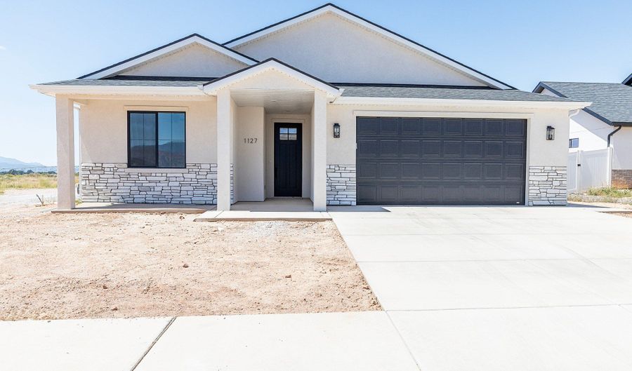 1148 N YUCCA St, Cedar City, UT 84721 - 3 Beds, 2 Bath