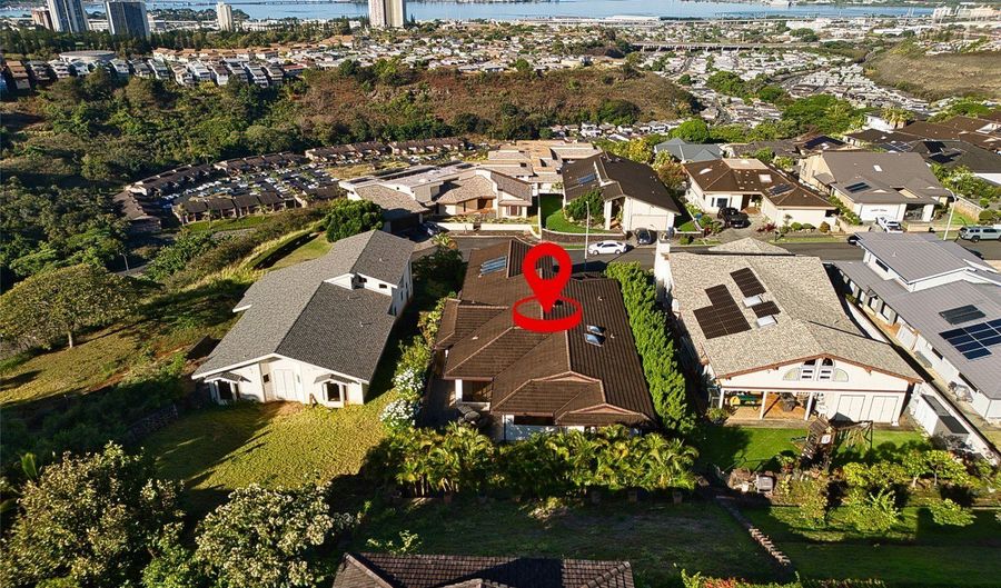 98-653 Papalealii St, Aiea, HI 96701 - 4 Beds, 3 Bath