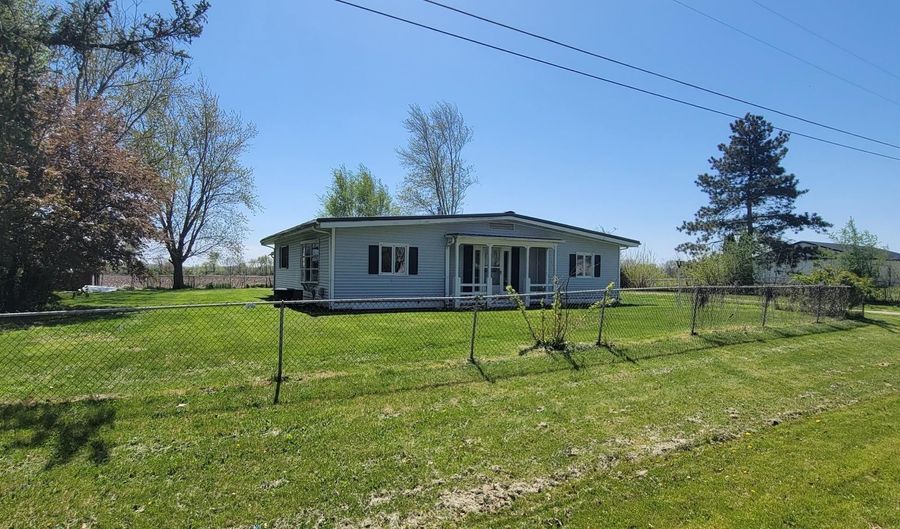 24293 E County Highway 27 Hwy, Canton, IL 61520 - 3 Beds, 2 Bath