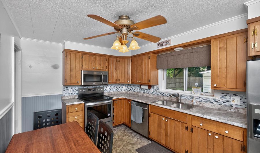 14 Fletcher Rd, Albany, NY 12203 - 3 Beds, 2 Bath