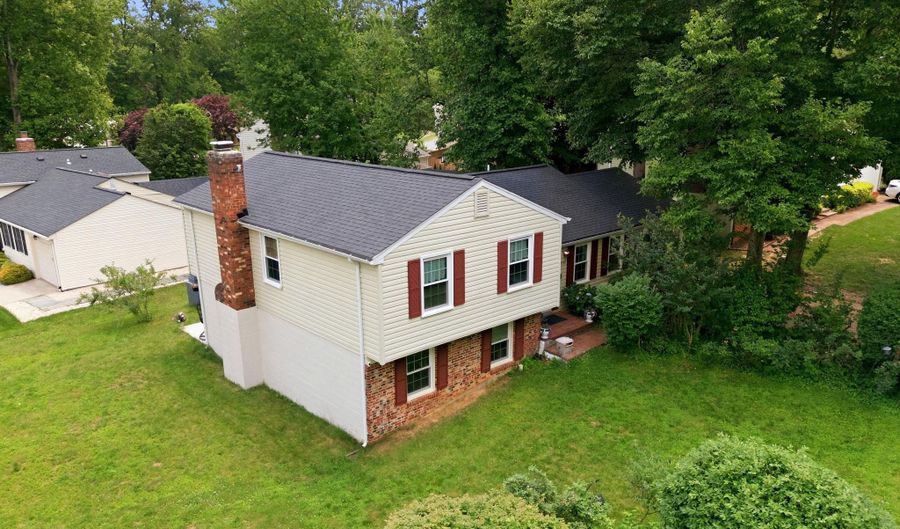 5141 BRADFIELD Dr, Annandale, VA 22003 - 4 Beds, 3 Bath