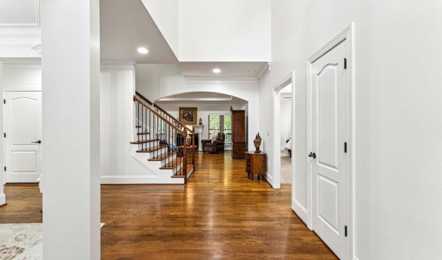 282 KENSINGTON Ln, Alabaster, AL 35007 - 6 Beds, 5 Bath