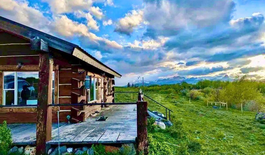 36 S Shore Rd, Babb, MT 59411 - 2 Beds, 1 Bath