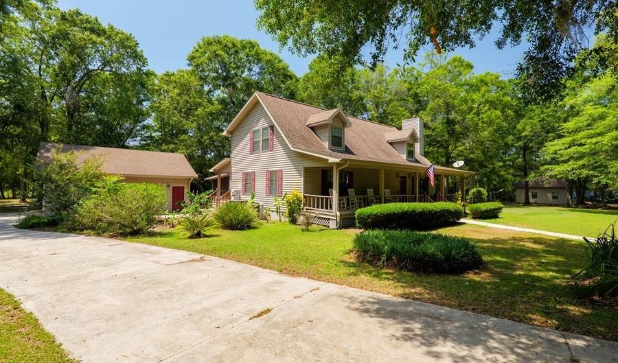 3382 Antioch Greggs Rd, Adel, GA 31620 - 3 Beds, 3 Bath