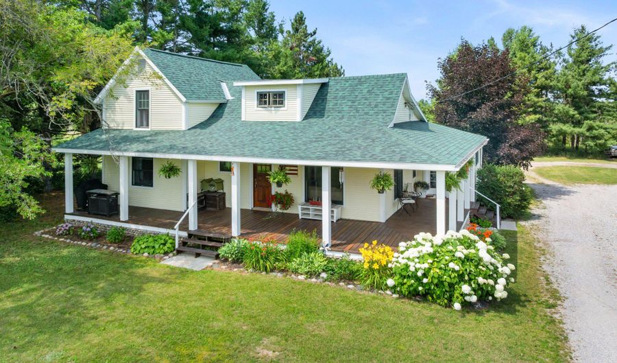 7925 M-68 Hwy, Alanson, MI 49706 - 3 Beds, 2 Bath