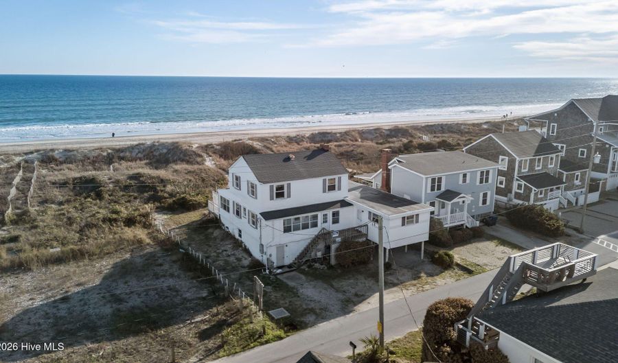202 Glenn St, Atlantic Beach, NC 28512 - 5 Beds, 3 Bath