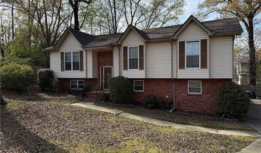 1520 Tropical Cir, Alabaster, AL 35007 - 4 Beds, 3 Bath