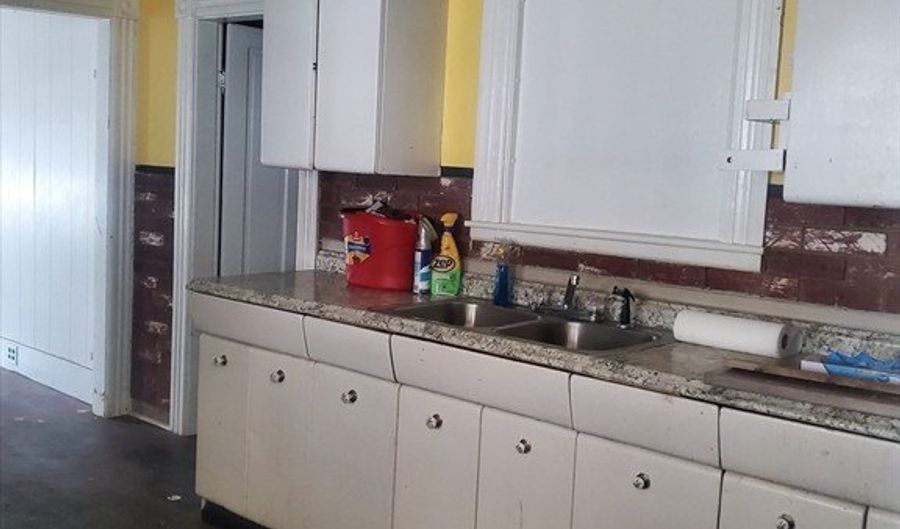 195 Orange St, Athol, MA 01331 - 5 Beds, 2 Bath