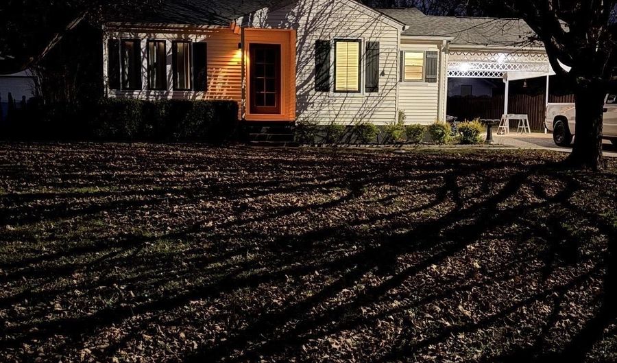 321 Hoffman St, Athens, AL 35611 - 2 Beds, 1 Bath