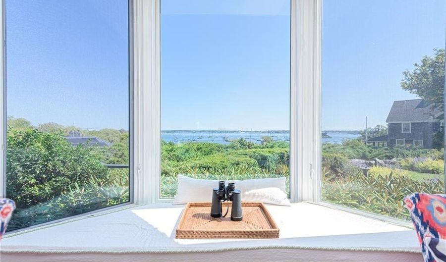 36 Newport St, Jamestown, RI 02835 - 3 Beds, 3 Bath