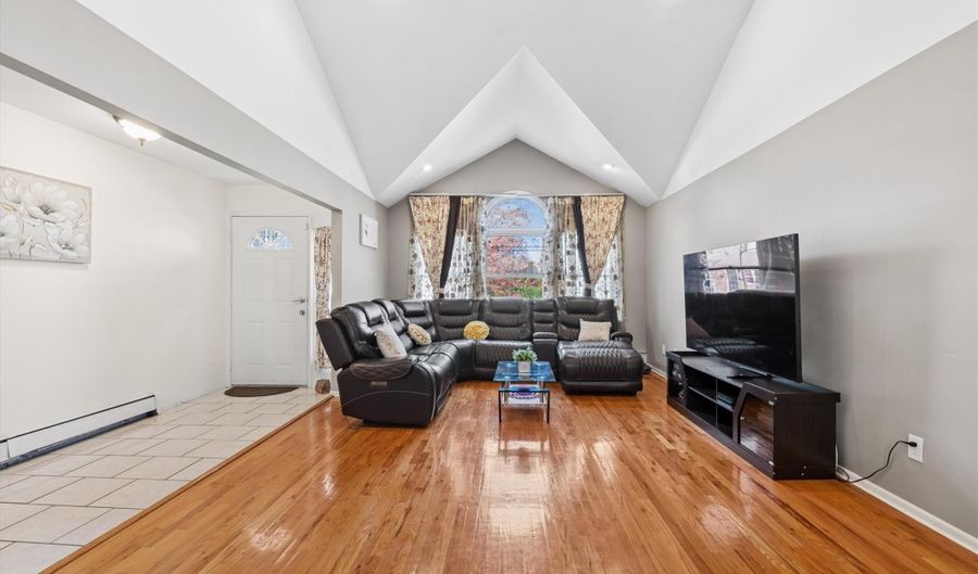 115 Schley Ave, Albertson, NY 11507 - 4 Beds, 3 Bath