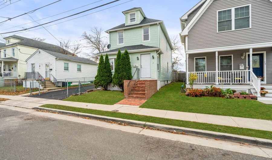 11 Dewitt Ave, Asbury Park, NJ 07712 - 3 Beds, 2 Bath