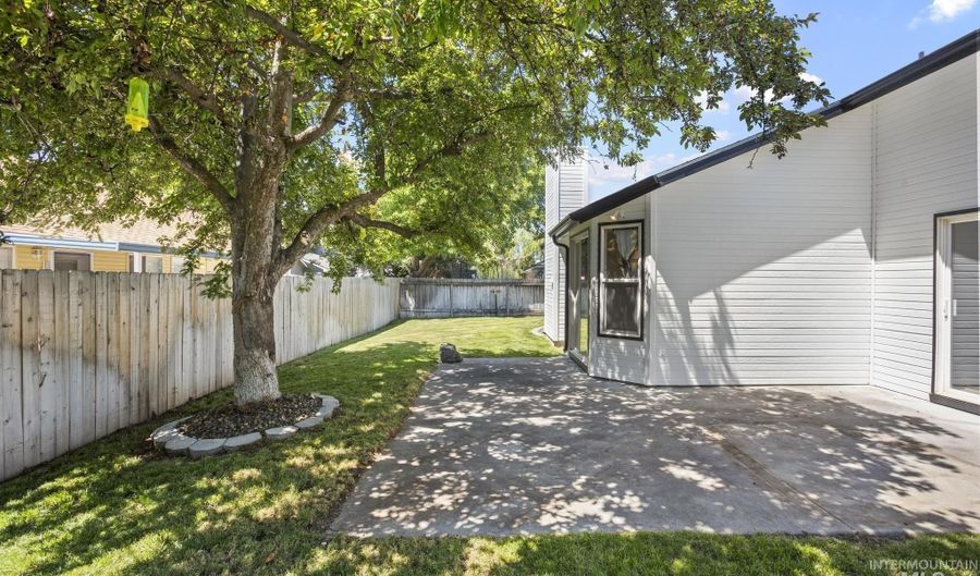 10979 W Tidewater Ct, Boise, ID 83713 - 3 Beds, 2 Bath