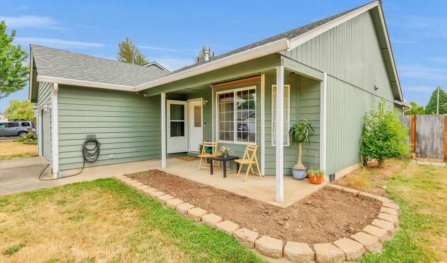 2520 NW 3RD Way, Battle Ground, WA 98604 - 3 Beds, 2 Bath