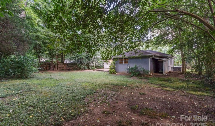 1521 Anderson St, Charlotte, NC 28205 - 3 Beds, 2 Bath