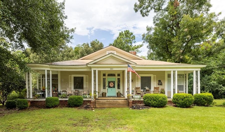 302 E Church St, Americus, GA 31709 - 4 Beds, 2 Bath