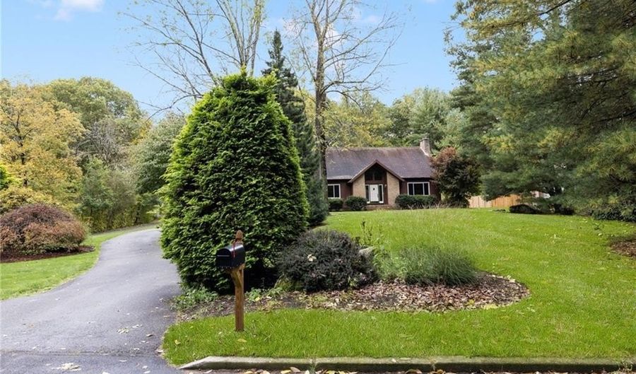 67 Daniel Dr, North Kingstown, RI 02852 - 3 Beds, 3 Bath
